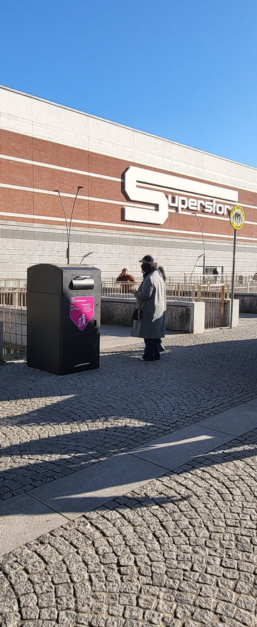 TOMROBOTS' Solar Bin Revolutionizes Waste Management in Italy